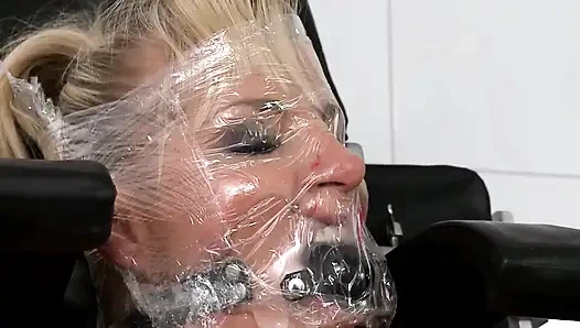 Hemşire Dominatrix Itaatkar Köleyi Sikiyor