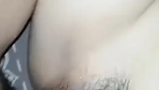 Liebe muss nicht haben, aber sie muss immer noch die wärme ihres körpers fühlen
