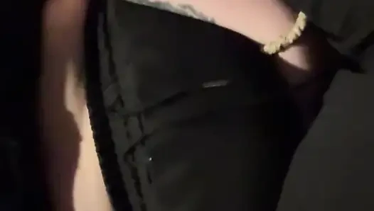 pawg masturbation im öffentlichen badezimmer
