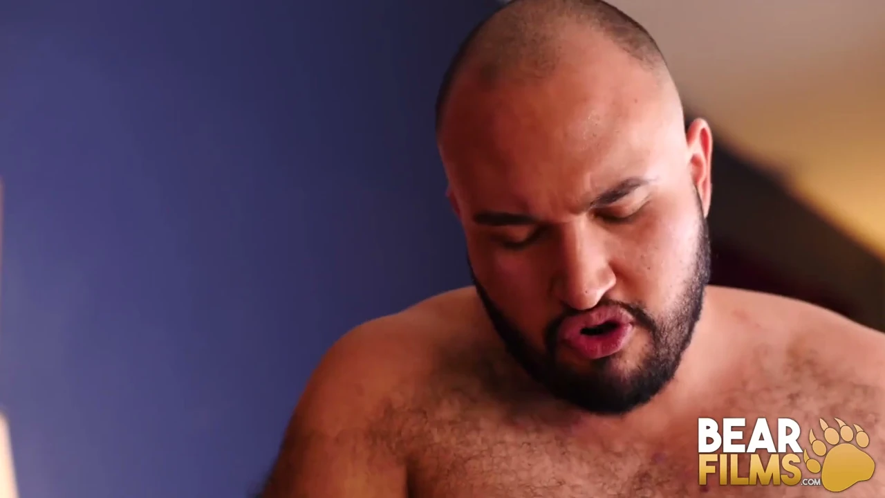 Bearfilms - Bear Angel Ferrari ham şişman homo Luis Vega'yı doğuruyor