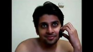 Faisal z Lahore pakistańskiego faceta szarpiącego się
