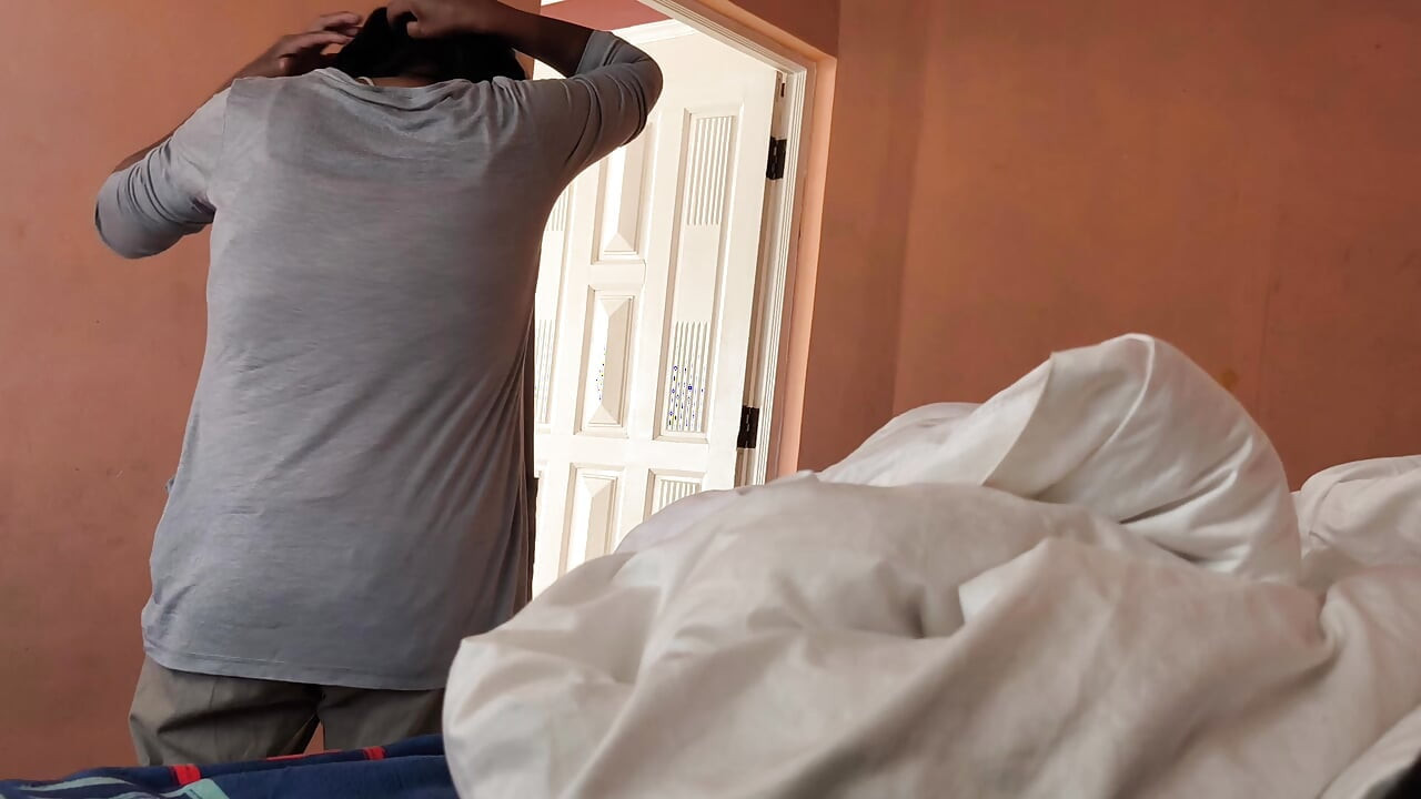 Komşunun Hıristiyan karısını sikiyor, artık kiliseye gitmek istemiyor