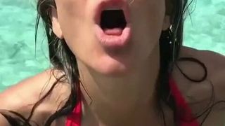Elizabeth Hurley - топлесс, бикини, купальник 2017-18