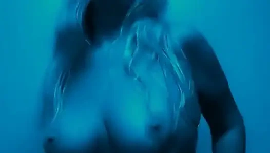 The Feels.. Benimle dans mı ediyorsun? Bazı geceler tek yaptığım bu