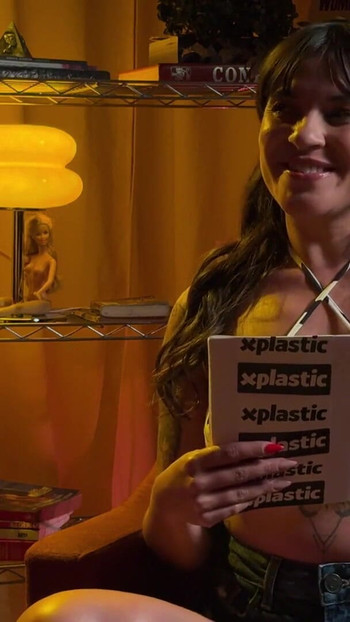 ช่วงเวลาขากรรไกรจาก "Hot & Humid Xplastic - สิงหาคม"