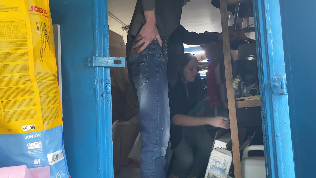 A warehouse worker fucked the manager hard right there on the boxes and put her in her place