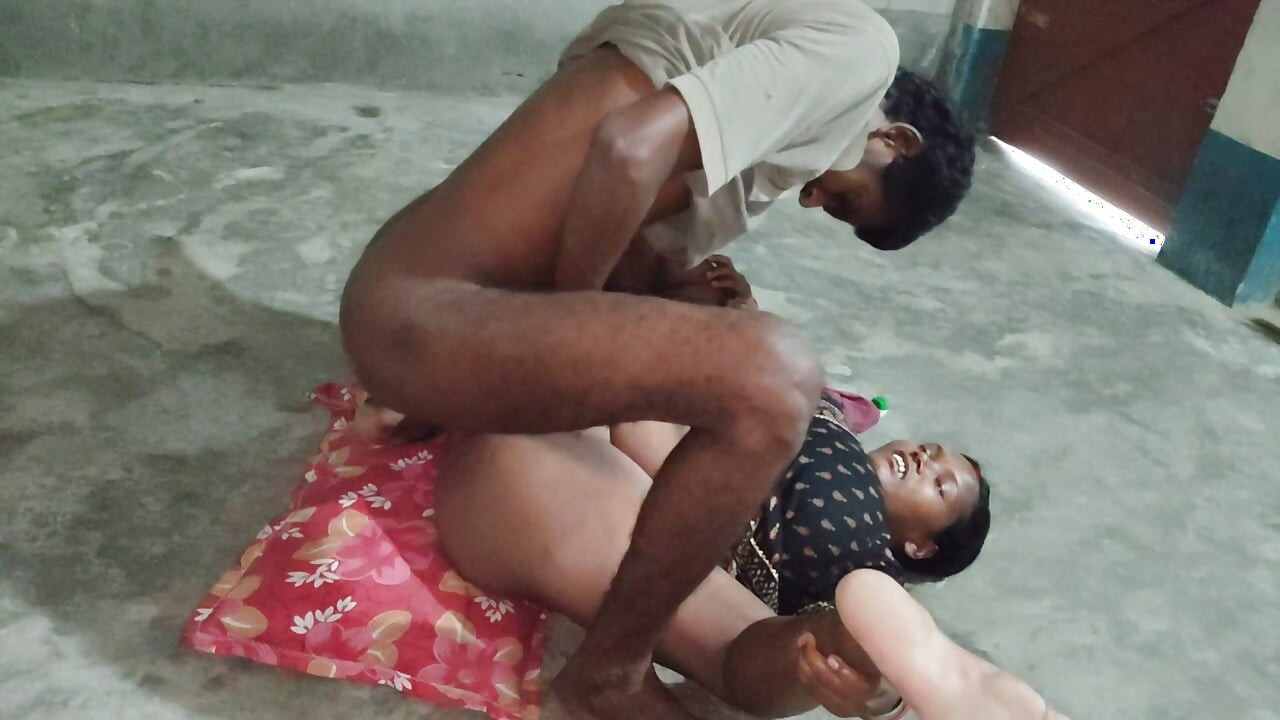 Desi pados ki bhabhi ko desi style mein chudai ki