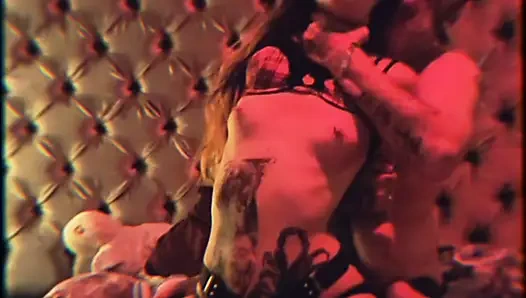 Teen wird von Daddy hart gefickt