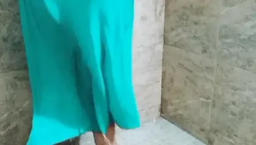 Banyo gösterisi rol yapma