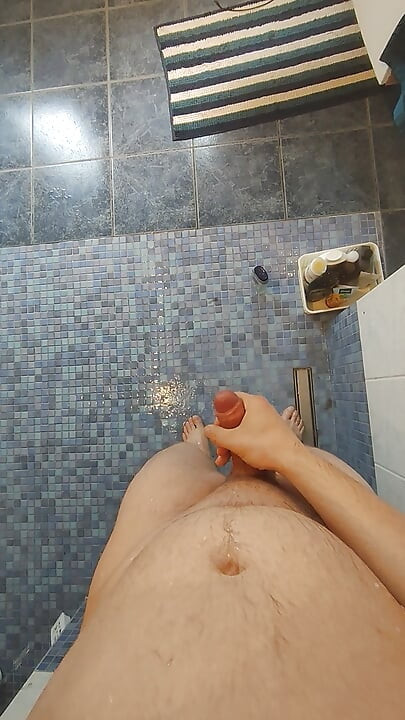 שפיכה מהירה במקלחת