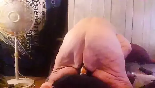 Slobbering down the cock till she cummm she wont stop