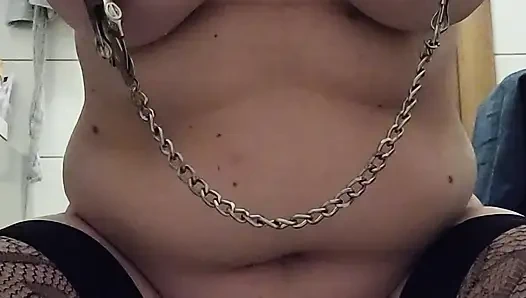 Интенсивная сессия скачки на дилдо с палочкой, заканчивающаяся оргазмом