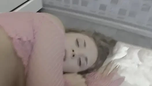 Горячая Девушка Сосёт Член И Берёт Его В Свою Влажную Киск