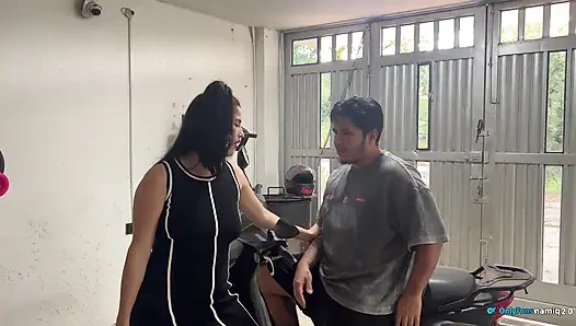 Picking up a service on the street and I fuck her really hard!