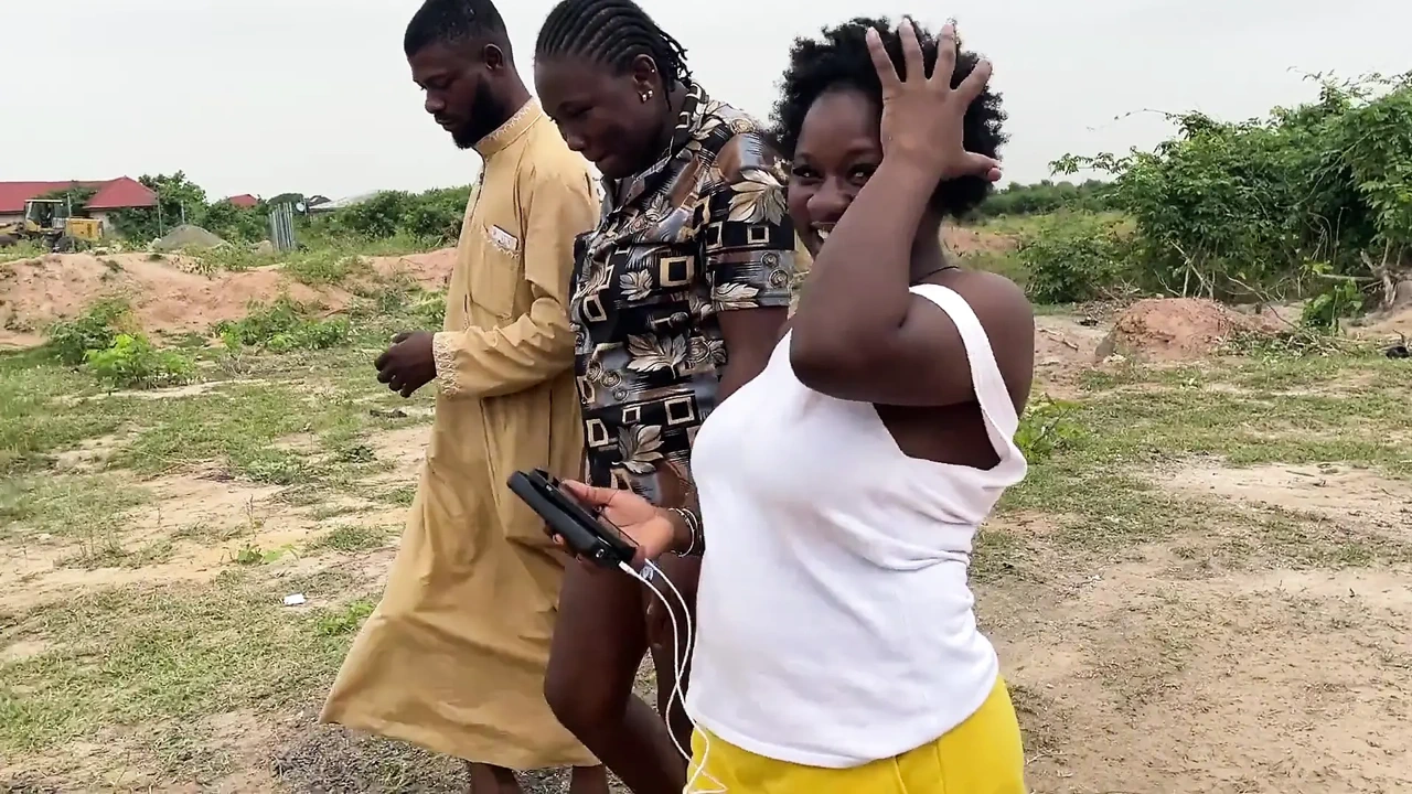 我们走出Itxqueen Silver Anla和非洲