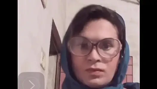 Yabancıyla özel görüntülü görüşme.