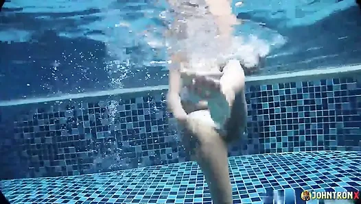 Johntronx - Picture-perfect Thai Amateur Babe Gets Banged in the Pool