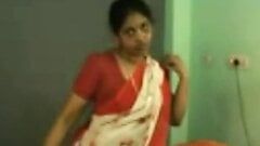 Tante India berhubungan seks di tempat kerja