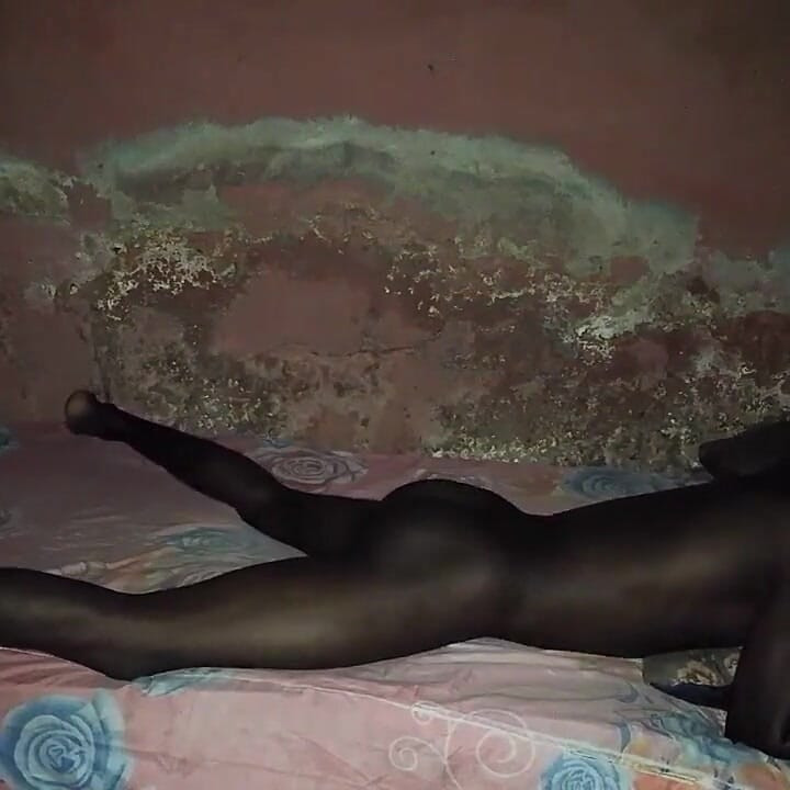 Gece yarısında yatağını sikerken kötü bir şey yok