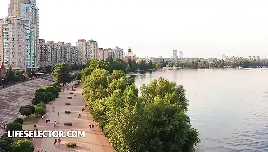 Nankör oda arkadaşı CaliforniaBabe büyük bir patlamayla geri dönüyor