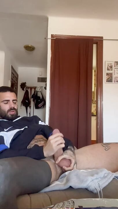 rico ช่วยตัวเอง