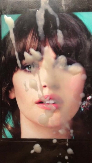 Felicity Jones, peinture de visage, hommage au sperme 1