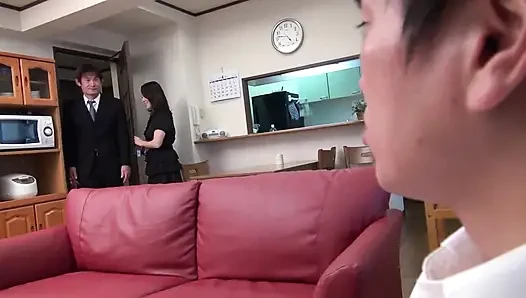 40er jahre vollbusige verheiratete frau von ihrem besten freund ihres mannes gefickt. Muschi wird von seinem massiven schwanz gestopft! Yamami Yuna_part1