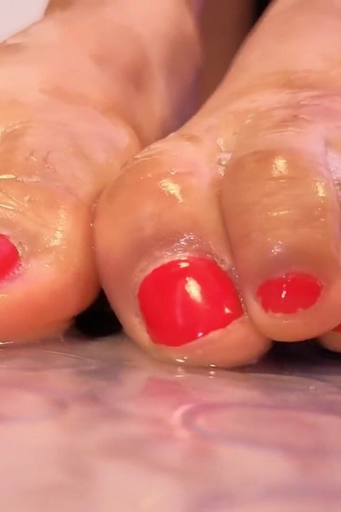 Air ludah dengan fetish kaki