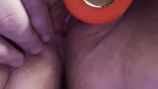 Orgasmus mit neuem spielzeug