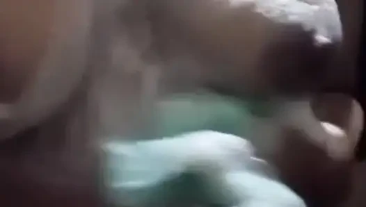 sayang temenin aku mandi ya, kemarilah isap putingku