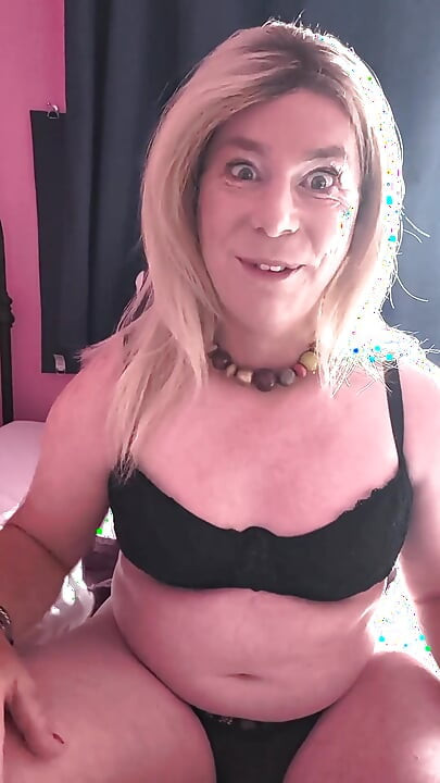 Minha bunda suculenta come um vibrador!
