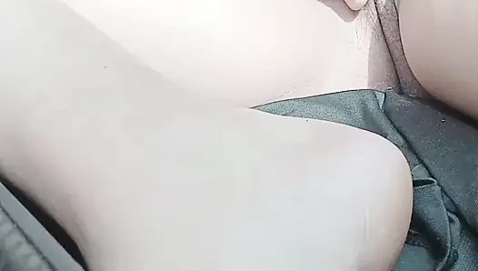 Sexy curlisita im auto fingern (Enge muschi pOV)