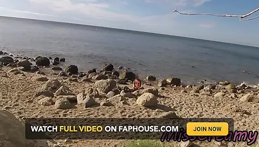 Fremde Erwischten Meine Frau, Wie Sie Meinen Großen Schwanz an Einem Öffentlichen Fkk-strand Berührt Und Fickte - Echter Amateur