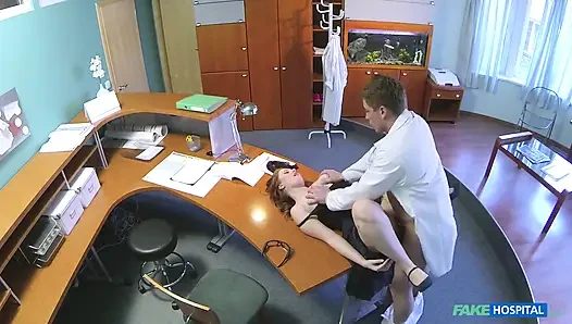 Fake Hospital - сногсшибательная рыжая Helen делает минет для обеспечения безопасности работы в офисе больницы перед получением жесткого секса