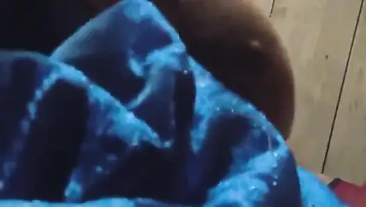 Kocam ayakları sikişmeye hazır ve edepsiz ve kokarlar