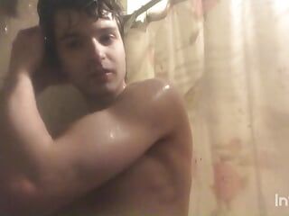 Hete douchetijd met Niko Springs