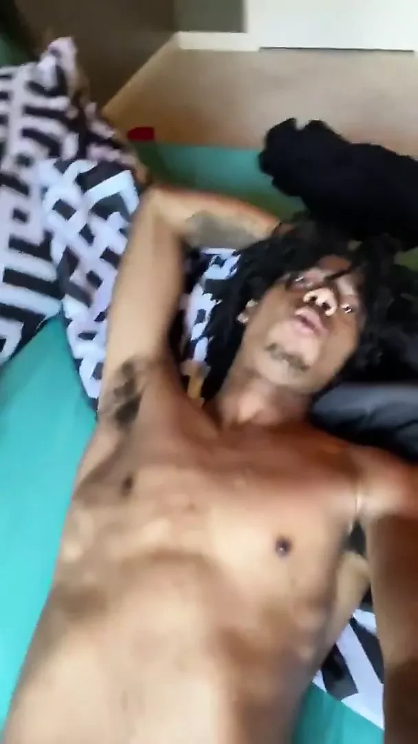 Siyah twink büyük yarak boşalması 2