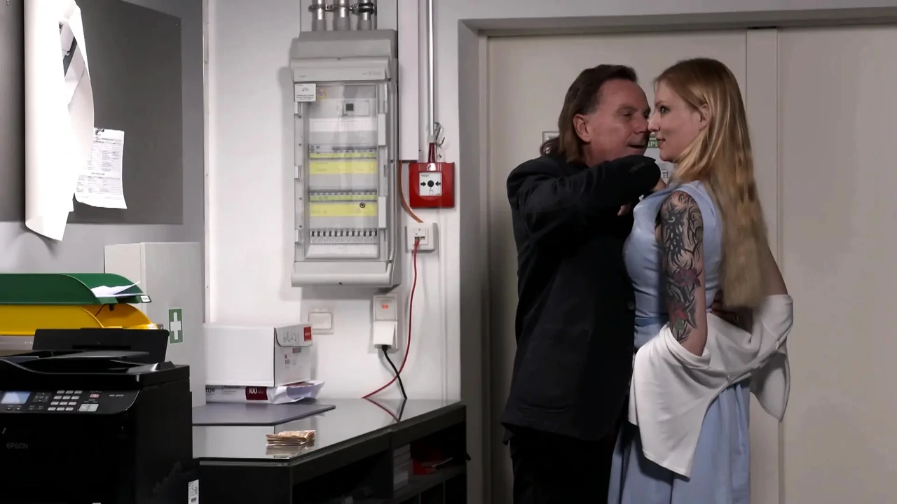 Caught by the Boss – as Punishment She Has to Blow Hard