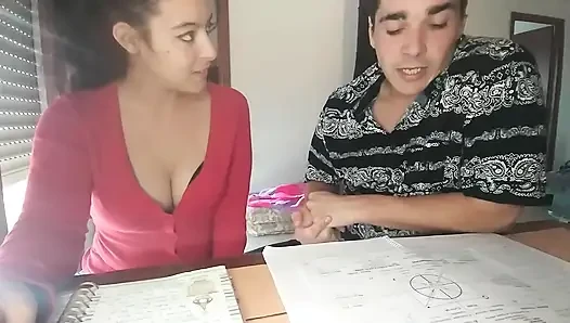 ÜNIVERSITE ÖĞRENCISI EVDE ÖĞRETMENLE SEKS YAPıYOR
