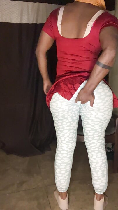 缎面丝质连衣裙西装萨尔瓦热变装大奶子和胸部