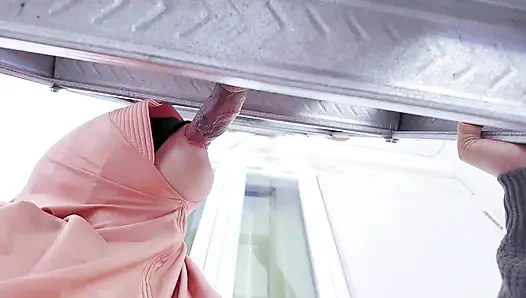 Prank suami tetangga dengan pura pura pinjam obeng