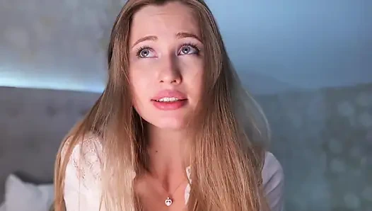 Она Мастурбирует Пальцами Очень Хорошо