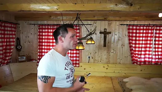 Cewek hot rambut pirang asal perancis dientot habis-habisan saat seks foursome