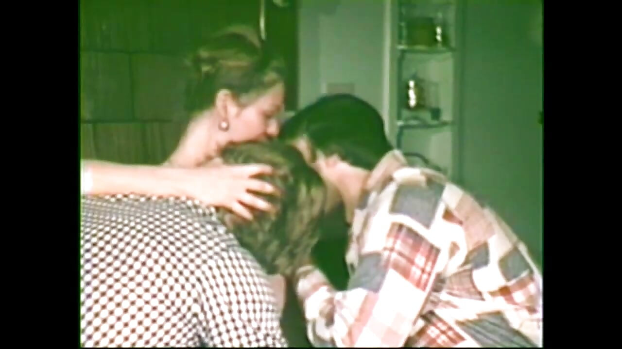 American Vintage Cute Blonde Girl Has a Threesome with Two Guys Loving Pussy