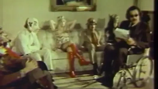 Black and white pussy licking in the bedroom