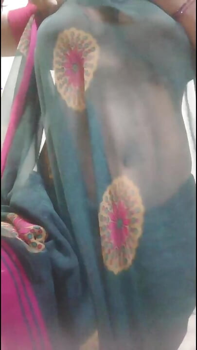Desi Saree Undressing Tease - Πλήρες γυμνό σόλο παιχνίδι - Έντονος οργασμός - Χωρίς πρόσωπο - 4K