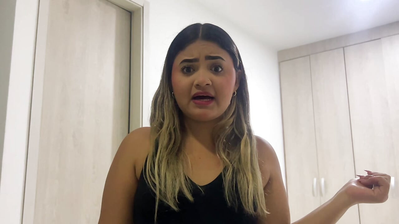Enraged stepsister fucks her stepbrother to get revenge on her boyfriend and sends him photos