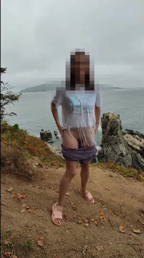 The student showed her bare ass