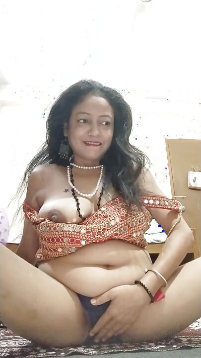 Hot Bhabhi Fore Play with Didlo Hot Nipple and Tiny Pussy Licked Hot Bhabhi