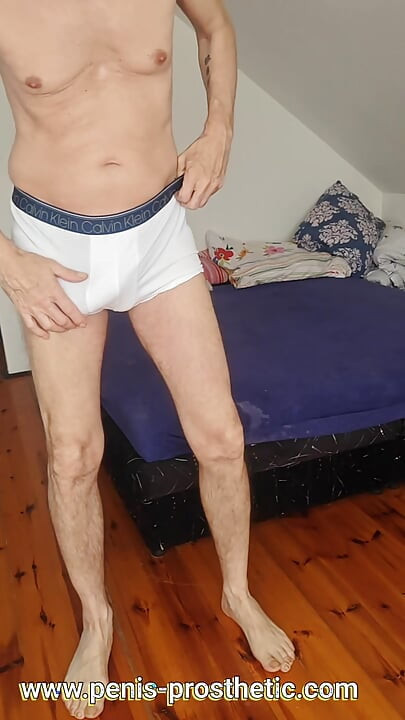 O pulă frumoasă din silicon gros, care va face o umflătură frumoasă mare în pantaloni. Toată lumea se va uita la umflătura ta